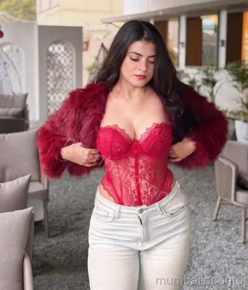 Simran Ahuja - Premium Escort in Mumbai